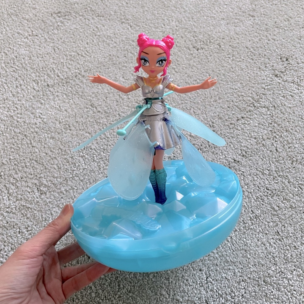 Hatchimals Pixies Crystal Flyer